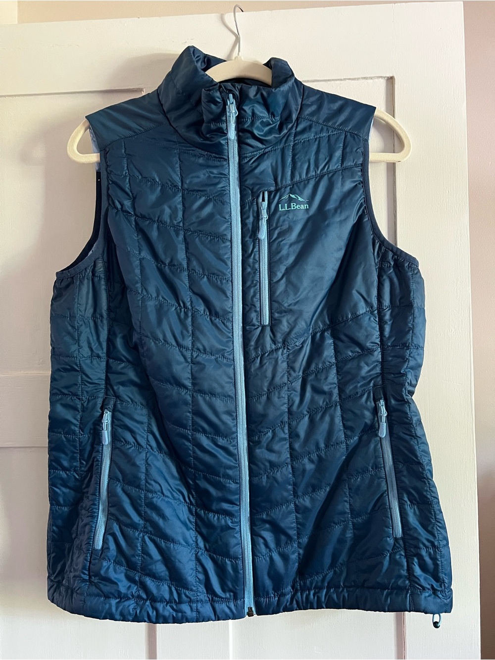 LL Bean Women’s insulated vest Teal Medium